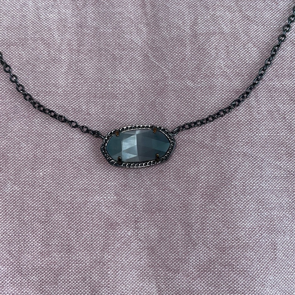 Kendra Scott necklace